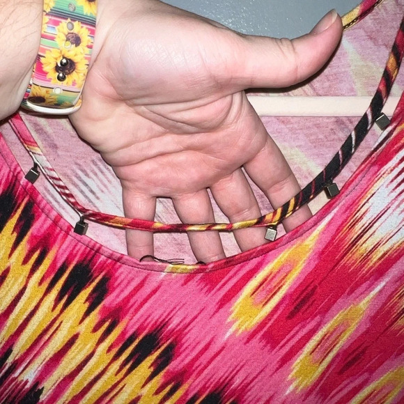 CATO EST 1946 multi color top with cutout neckline apron hemline size 18/20W - Picture 3 of 5